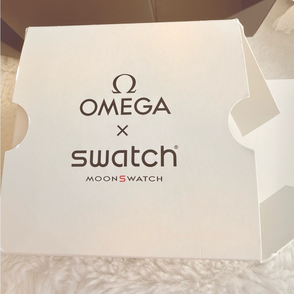 Omega x Swatch MoonSwatch Box